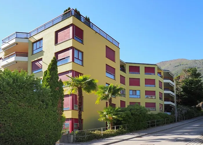 Holidays - Residenza Flora ロカルノ