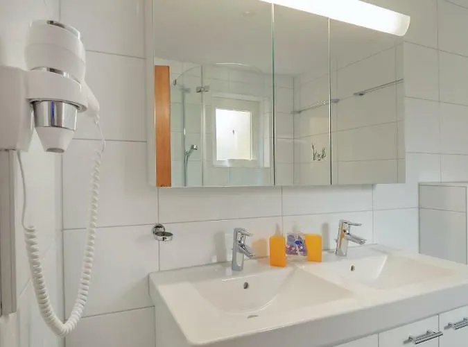 아파트 Holidays - Residenza Flora 로카르노