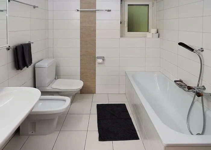 Holidays - Residenza Flora アパート